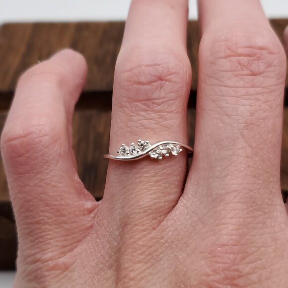 Jewelry - Size 7.25 925 Sterling Silver Odd Double Sided Style CZ Ring